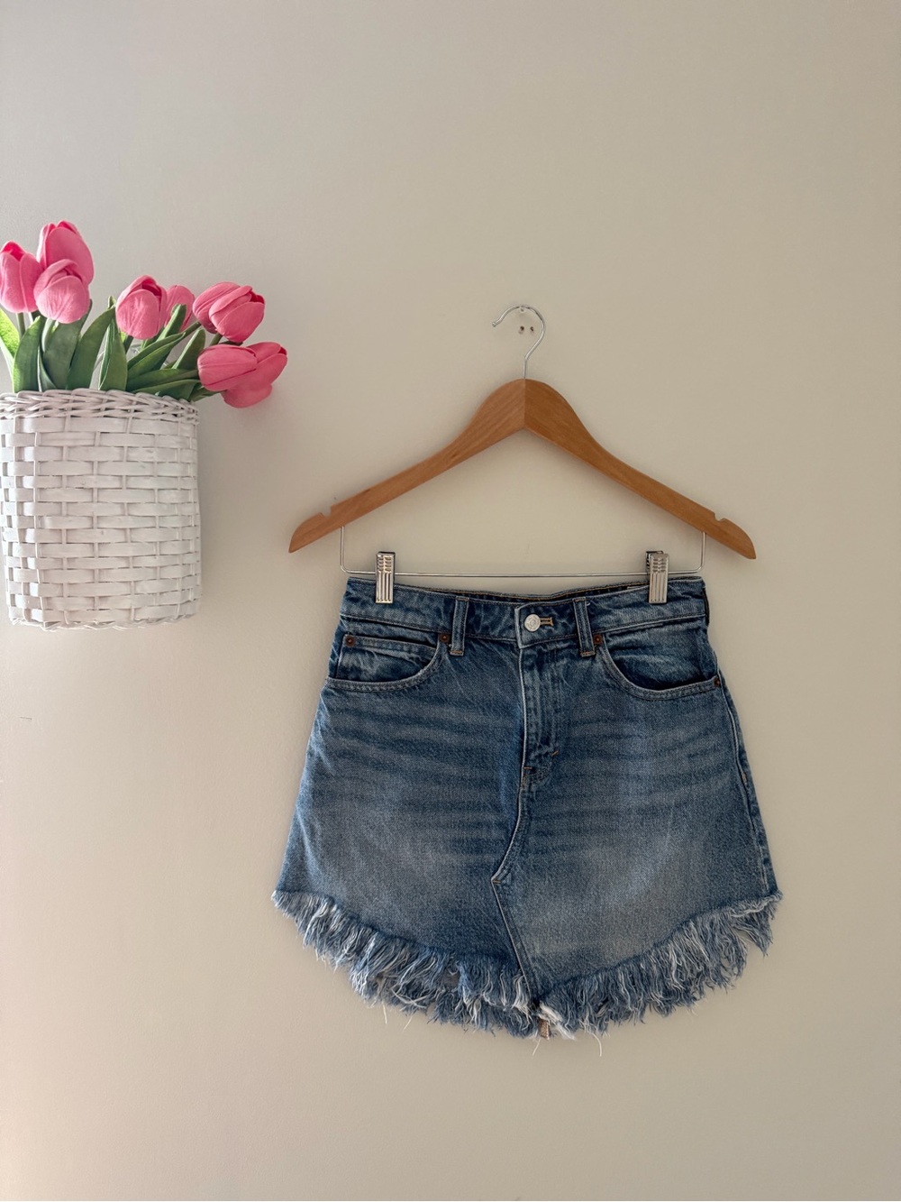 Frayed Hem Denim Mini Skirt - Blue size 25